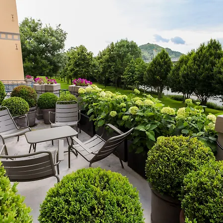 호텔 Landgoed Kasteel De Hoogenweerth 4*