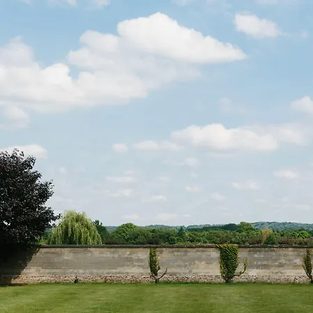 Landgoed Kasteel De Hoogenweerth Отель Маастрихт
