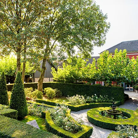 Отель Landgoed Kasteel De Hoogenweerth 4*