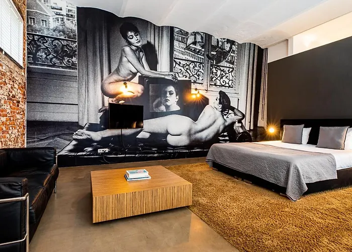 Landgoed Kasteel De Hoogenweerth 호텔 4*