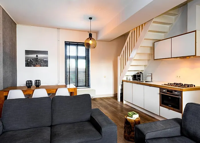 Landgoed Kasteel De Hoogenweerth 4* 마스트리흐트