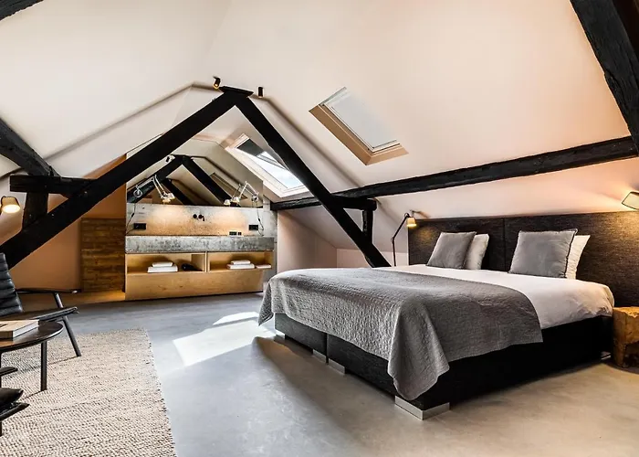 호텔 Landgoed Kasteel De Hoogenweerth 4*