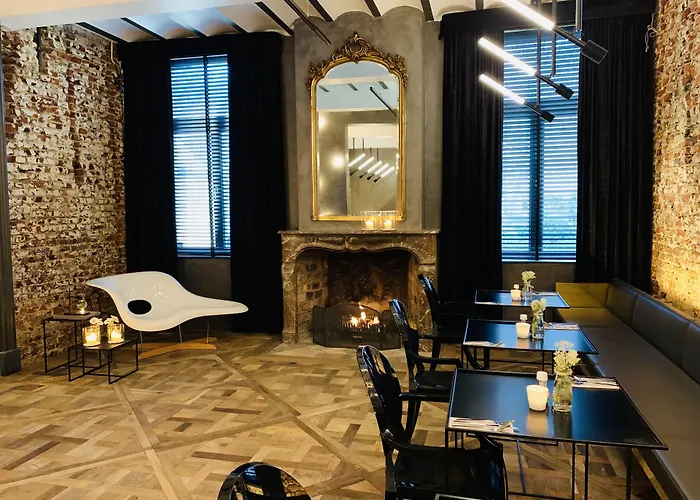 호텔 Landgoed Kasteel De Hoogenweerth 4*