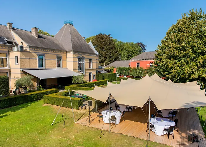 Landgoed Kasteel De Hoogenweerth 호텔 마스트리흐트