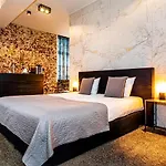 Landgoed Kasteel De Hoogenweerth فندق