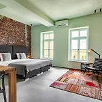 Landgoed Kasteel De Hoogenweerth فندق 4*