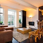 Landgoed Kasteel De Hoogenweerth 4* ماسترخت