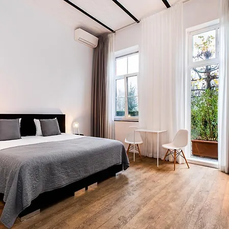 Hotell Landgoed Kasteel De Hoogenweerth 4*