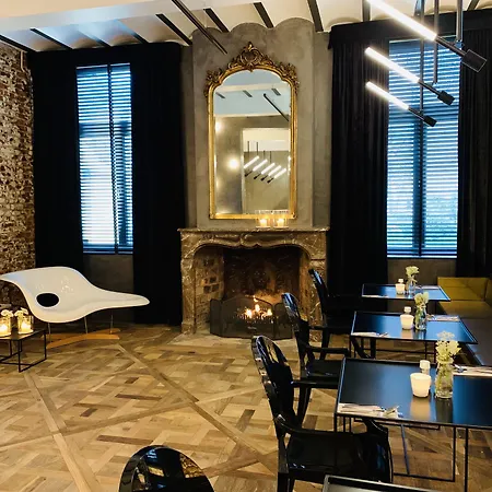 ホテル Landgoed Kasteel De Hoogenweerth 4*