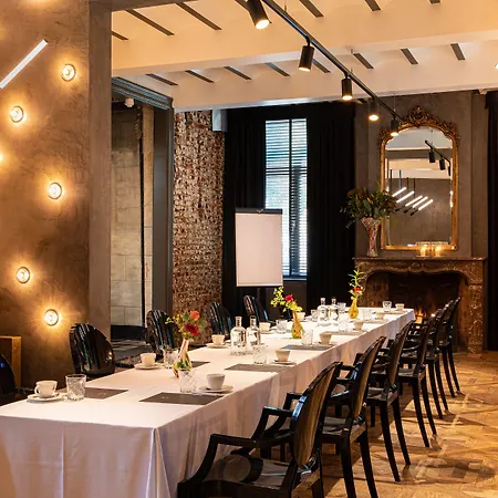 Hotell Landgoed Kasteel De Hoogenweerth 4*