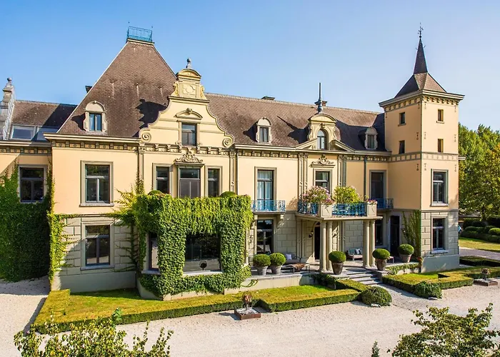 Landgoed Kasteel De Hoogenweerth 4* ماسترخت