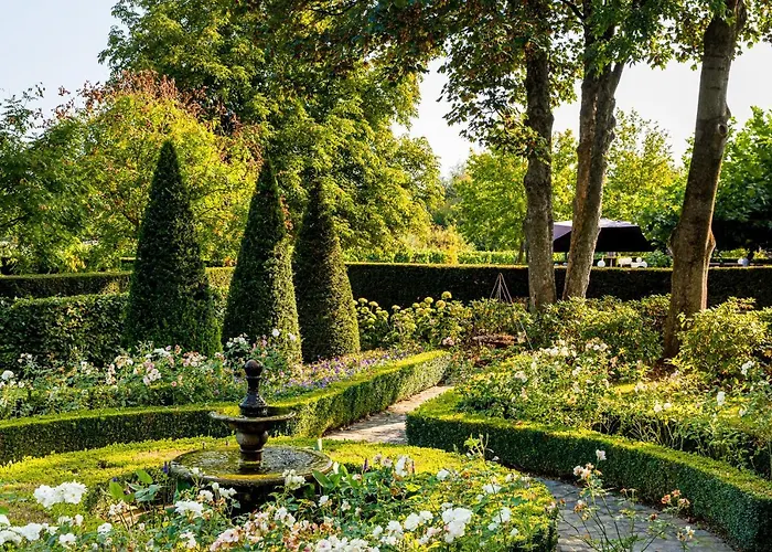 Landgoed Kasteel De Hoogenweerth ماسترخت