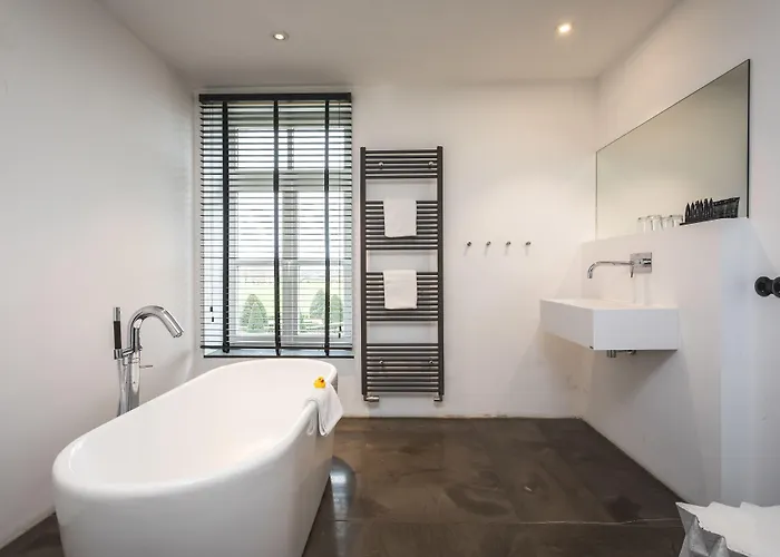 Landgoed Kasteel De Hoogenweerth 4*