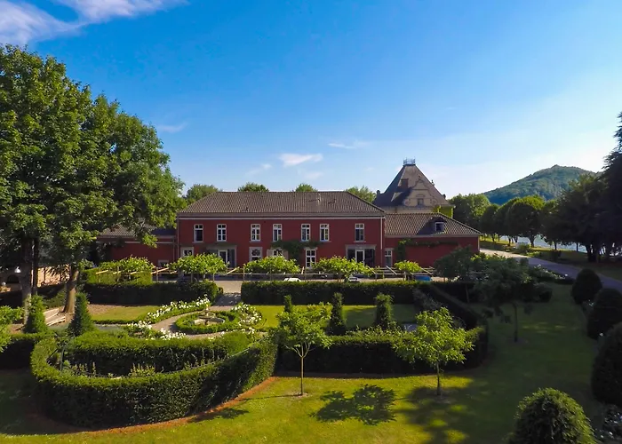 فندق Landgoed Kasteel De Hoogenweerth 4*