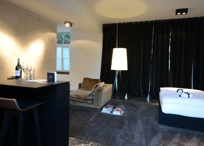 Landgoed Kasteel De Hoogenweerth فندق