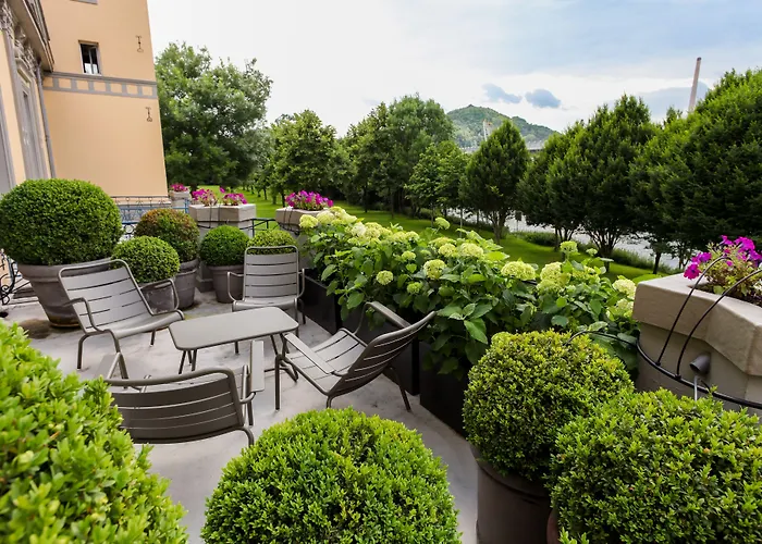 Hotel Landgoed Kasteel De Hoogenweerth 4*