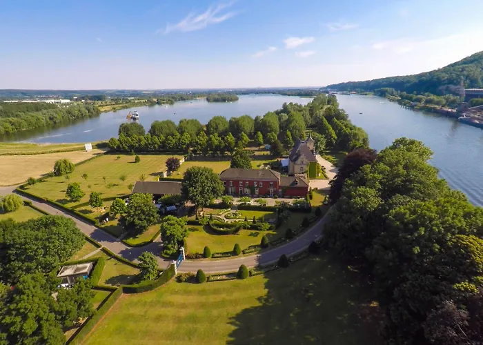 Landgoed Kasteel De Hoogenweerth 4* ماسترخت