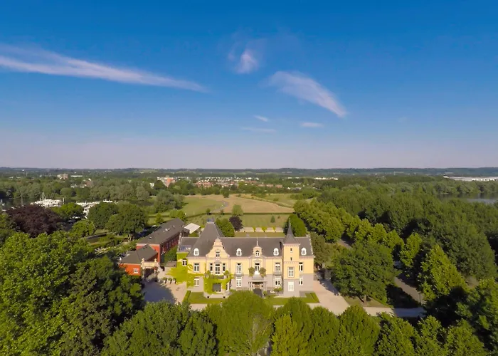 Landgoed Kasteel De Hoogenweerth ماسترخت