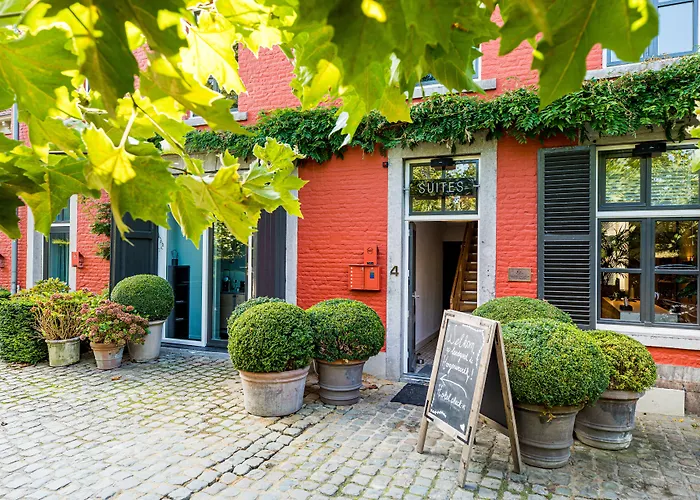 Hotel Landgoed Kasteel De Hoogenweerth 4*